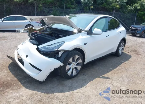 2021 Tesla Model Y Long Range Dual Motor All-Wheel Drive z USA, uszkodzony, nr VIN 5YJYGDEE2MF191938